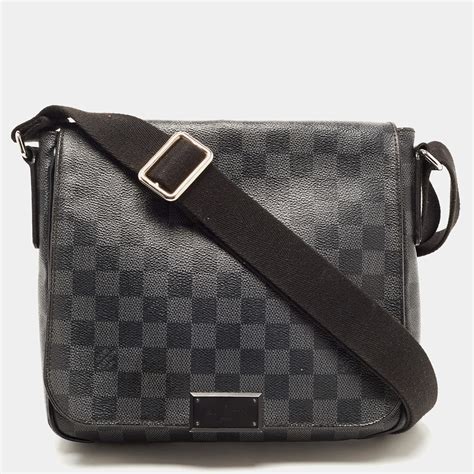 louis vuitton damier geant messenger bag|District Messenger Damier Graphite Canvas .